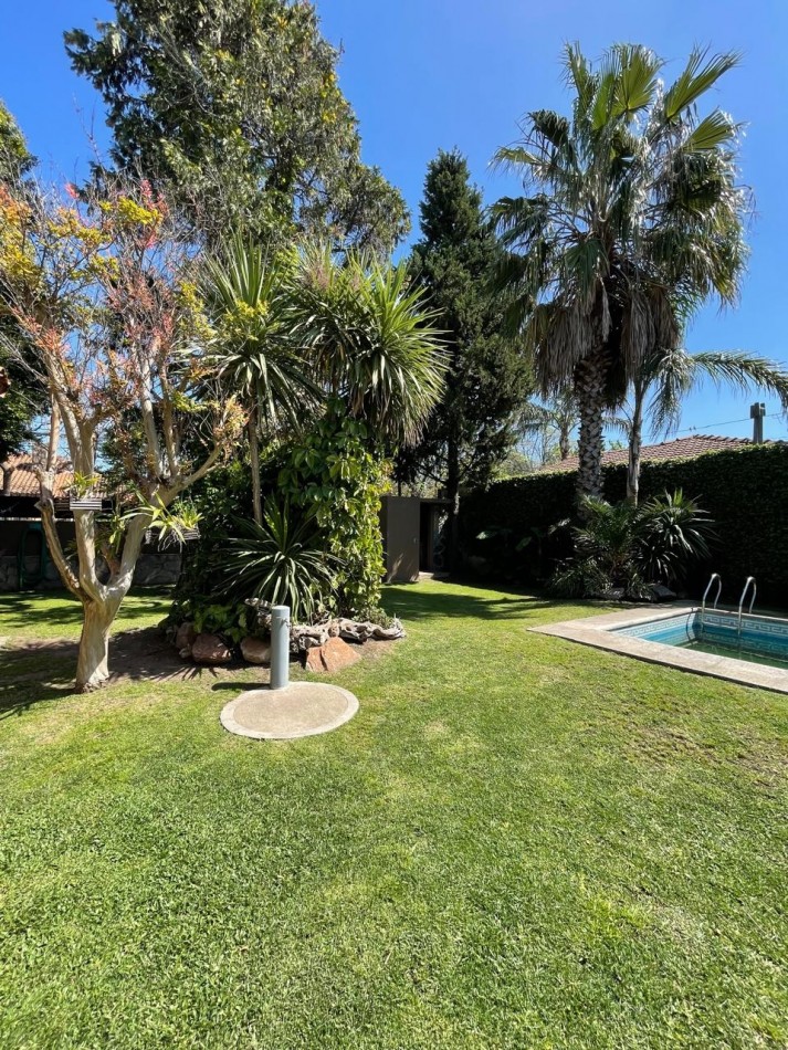 Venta casa Castelar Norte 5 ambientes
