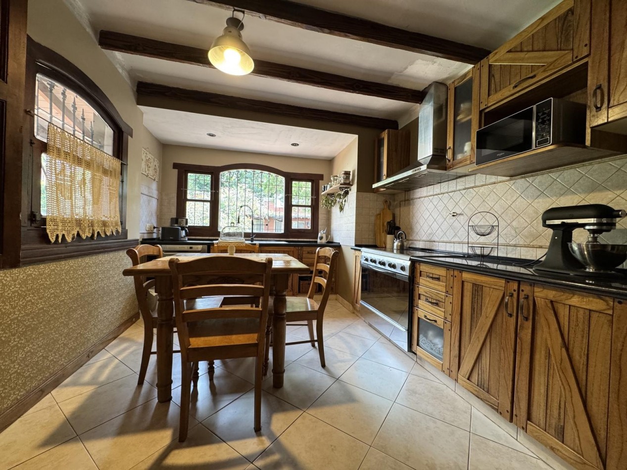 Venta casa Castelar 5 ambientes