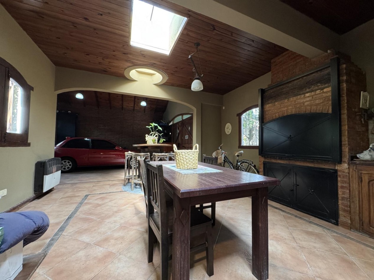 Venta casa Castelar 5 ambientes