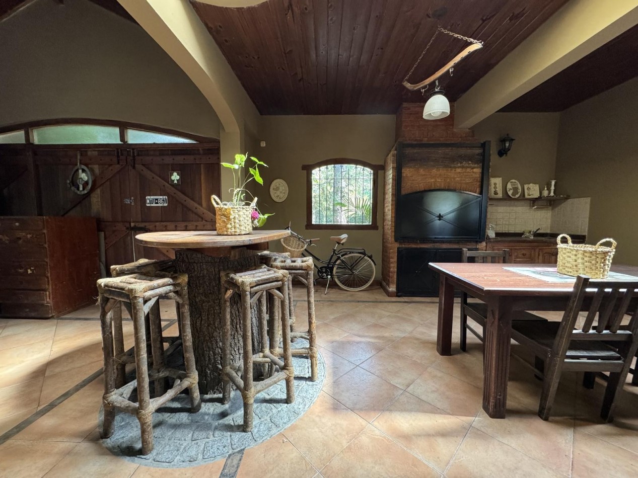 Venta casa Castelar 5 ambientes