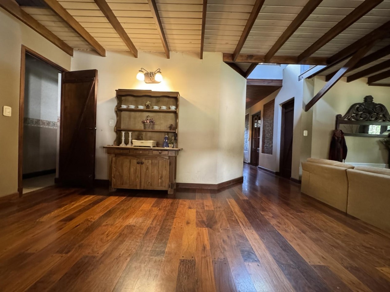 Venta casa Castelar 5 ambientes