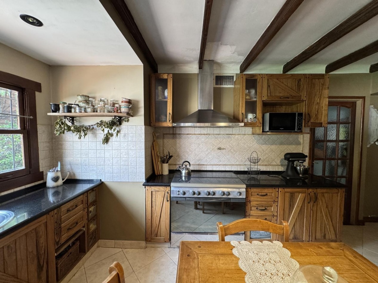 Venta casa Castelar 5 ambientes