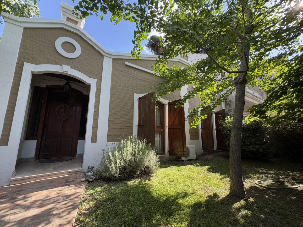 Venta casa Castelar 5 ambientes