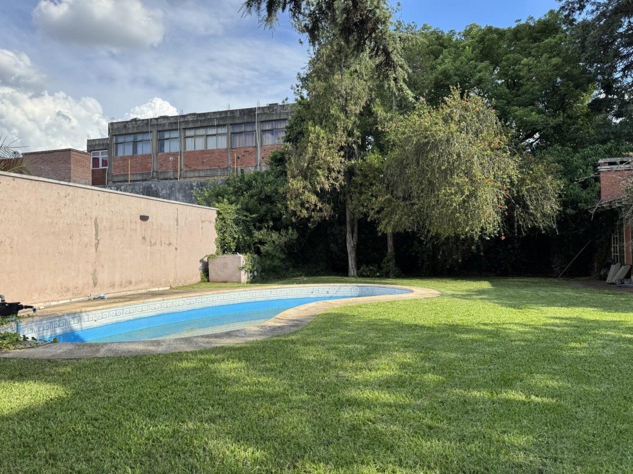 Venta casa Castelar 5 ambientes