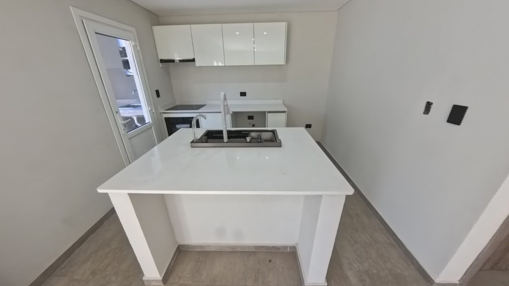 Venta Casa 5 ambientes Ituzaingo Leloir