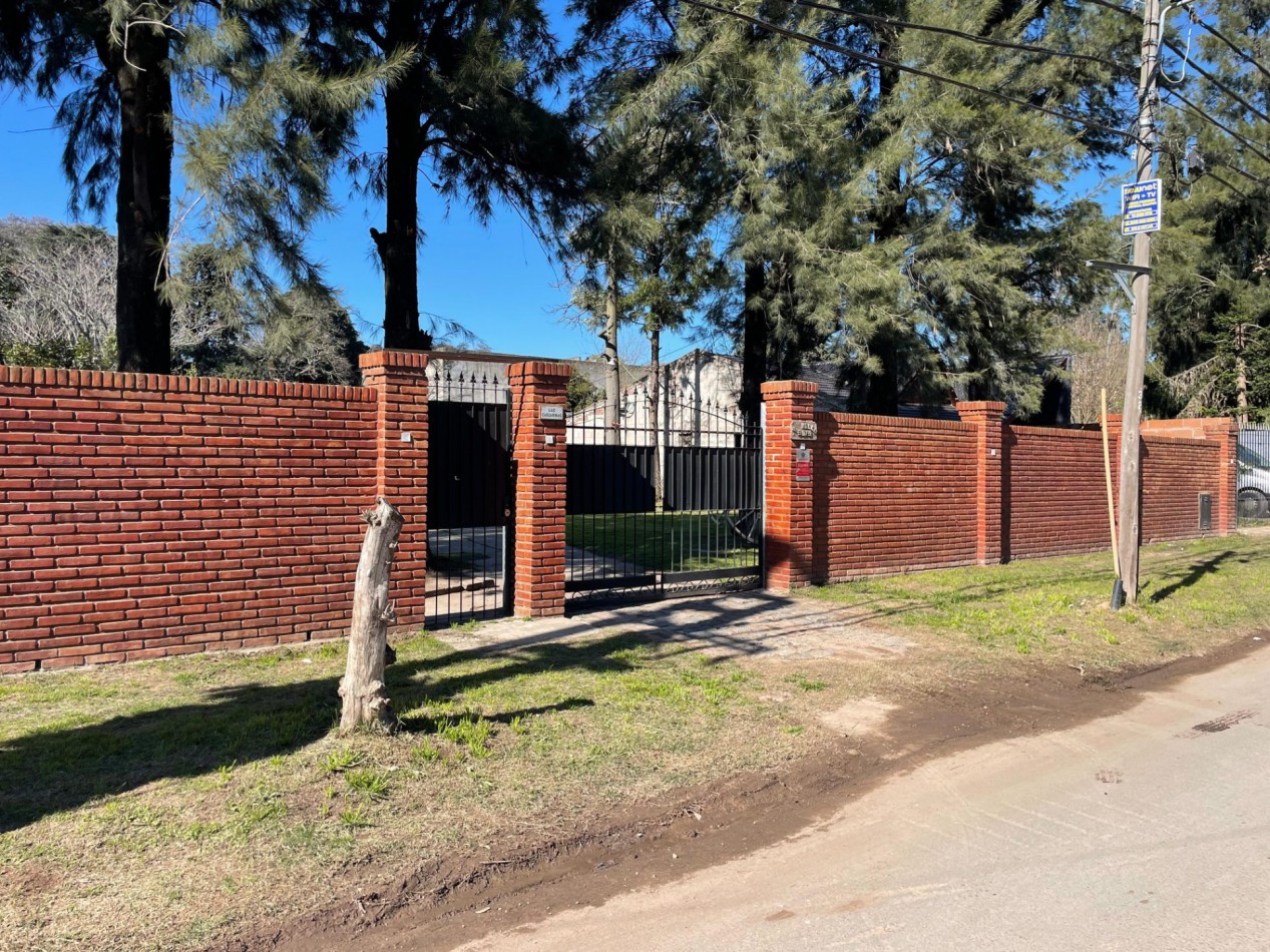 Casa 3 ambientes con amplio terreno, galeria y parrilla en Paso del Rey