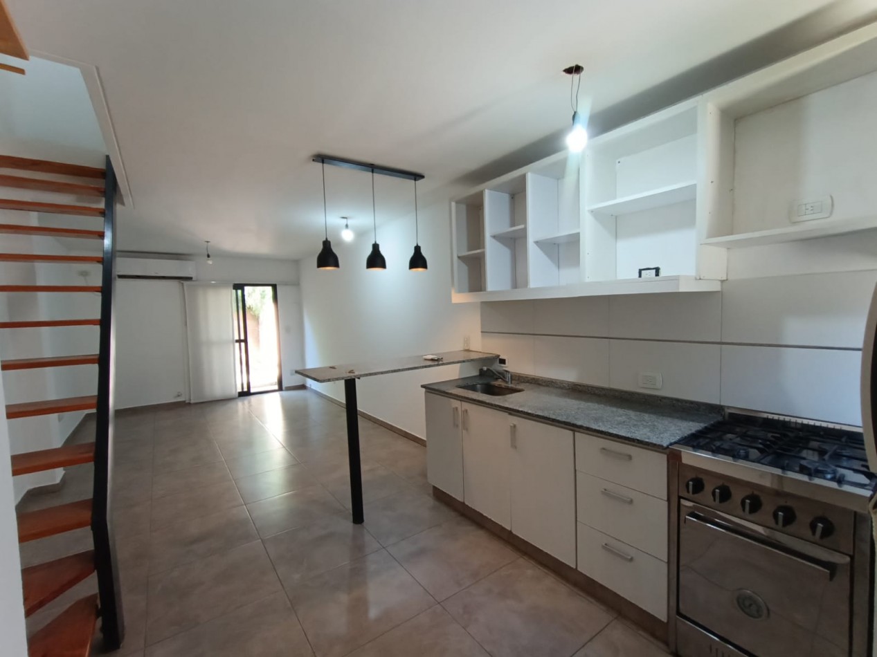 Alquiler Duplex 3 ambientes Udaondo c/ cochera