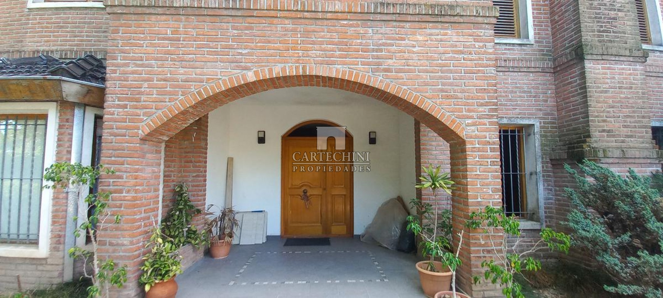 Casa 7 ambientes en Ituzaingo Norte 