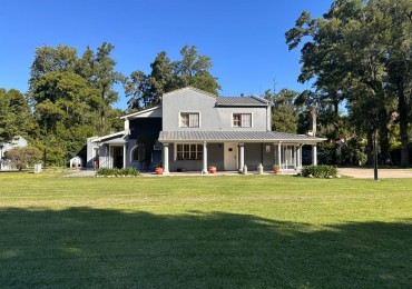 Hermosa Casa quinta con Pileta y Quincho sobre 5.000mts2 de terreno en General Rodriguez 