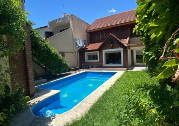 Venta Casa 5 Ambientes con Pileta - Quincho - Doble Cochera - Centro de Ramos Mejia