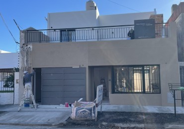 Casa 4 Ambientes Castelar Norte de 2 Plantas 