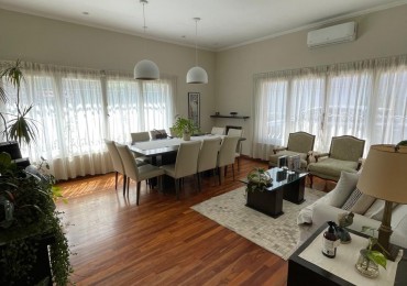 Venta casa Castelar Norte 5 ambientes